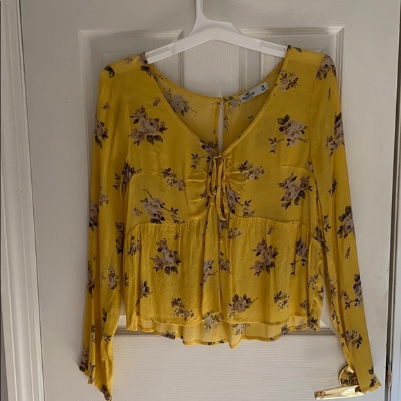 Floral blouse from hollister - Picture 1 of 4